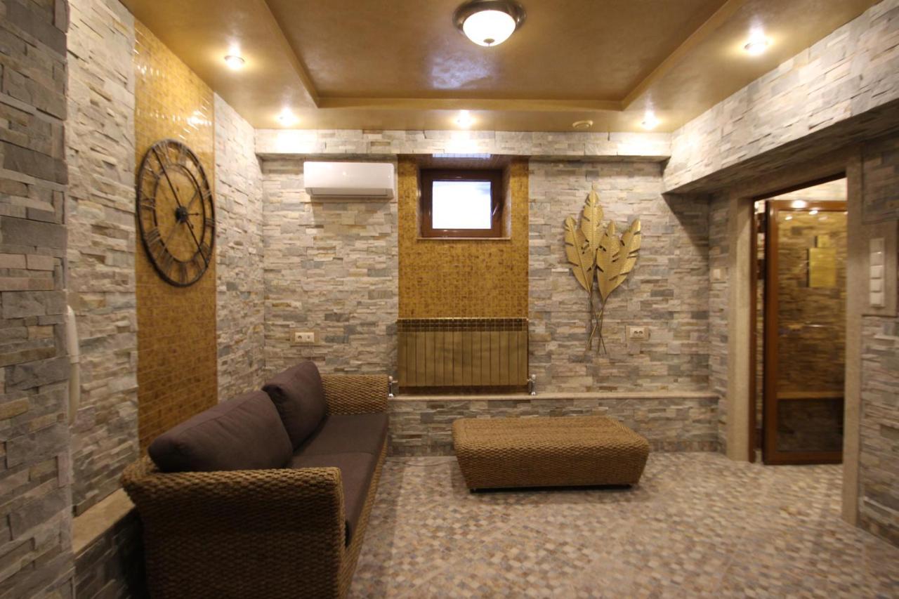 Hotel Uyut Almaty Exterior photo