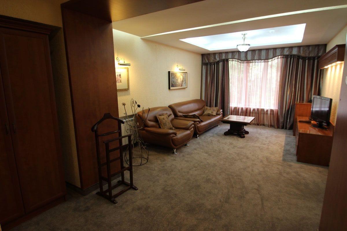 Hotel Uyut Almaty Exterior photo