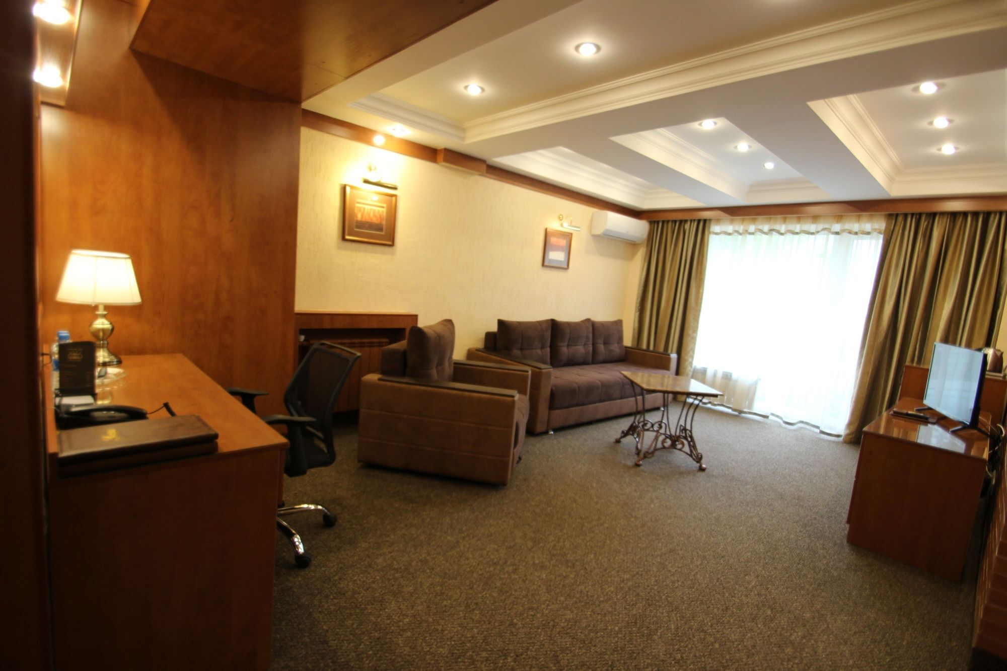Hotel Uyut Almaty Exterior photo