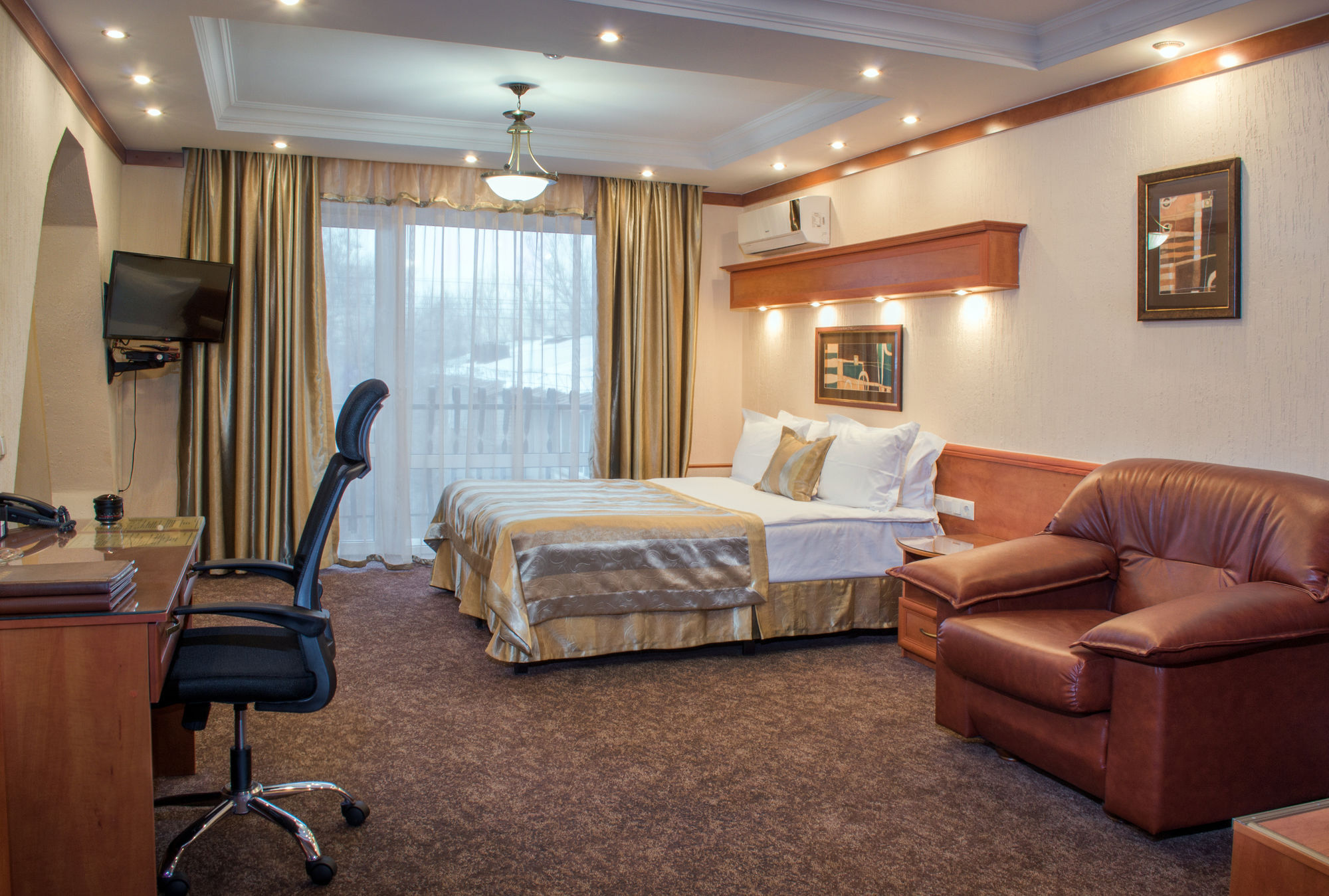 Hotel Uyut Almaty Exterior photo