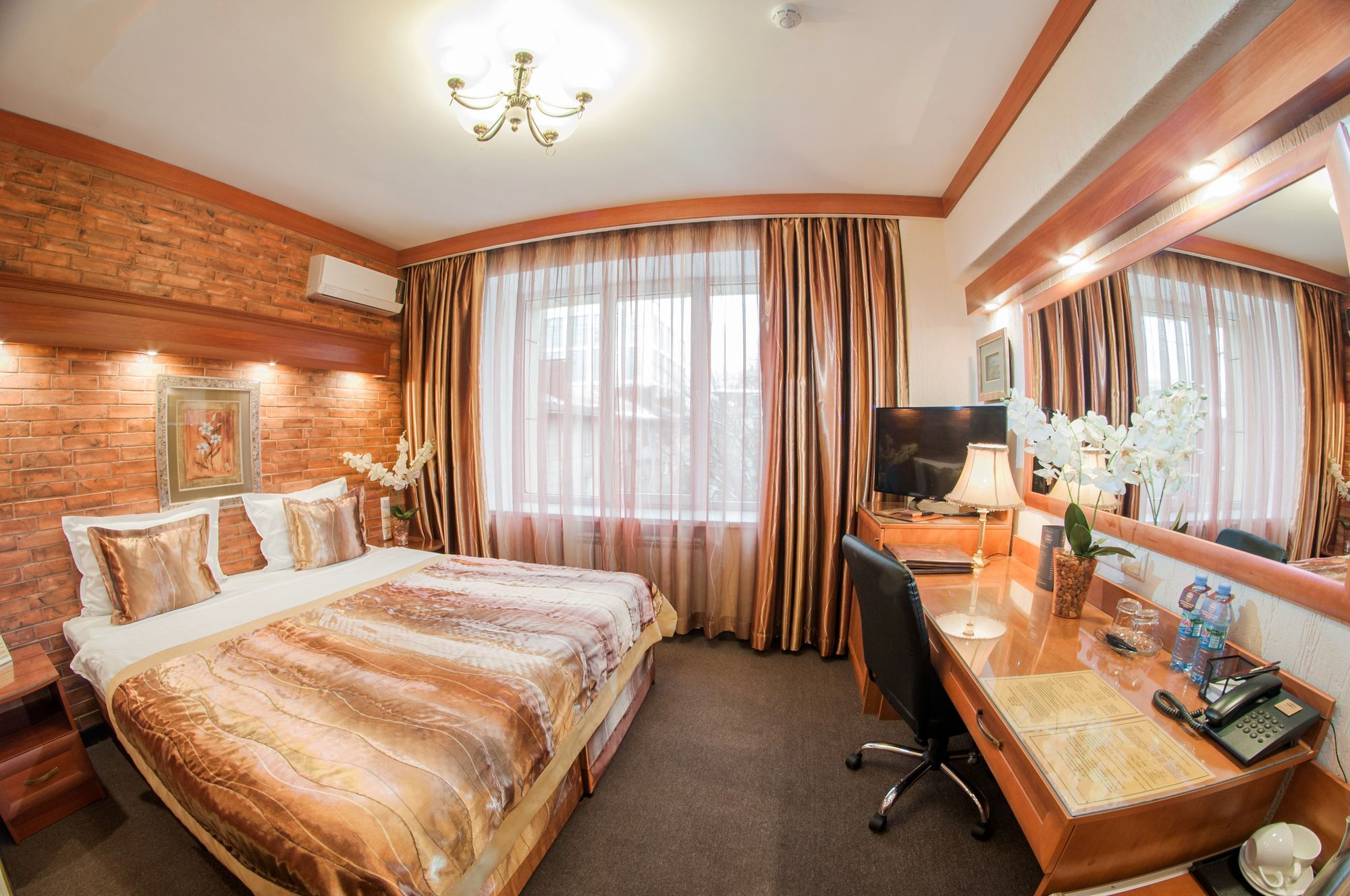 Hotel Uyut Almaty Exterior photo
