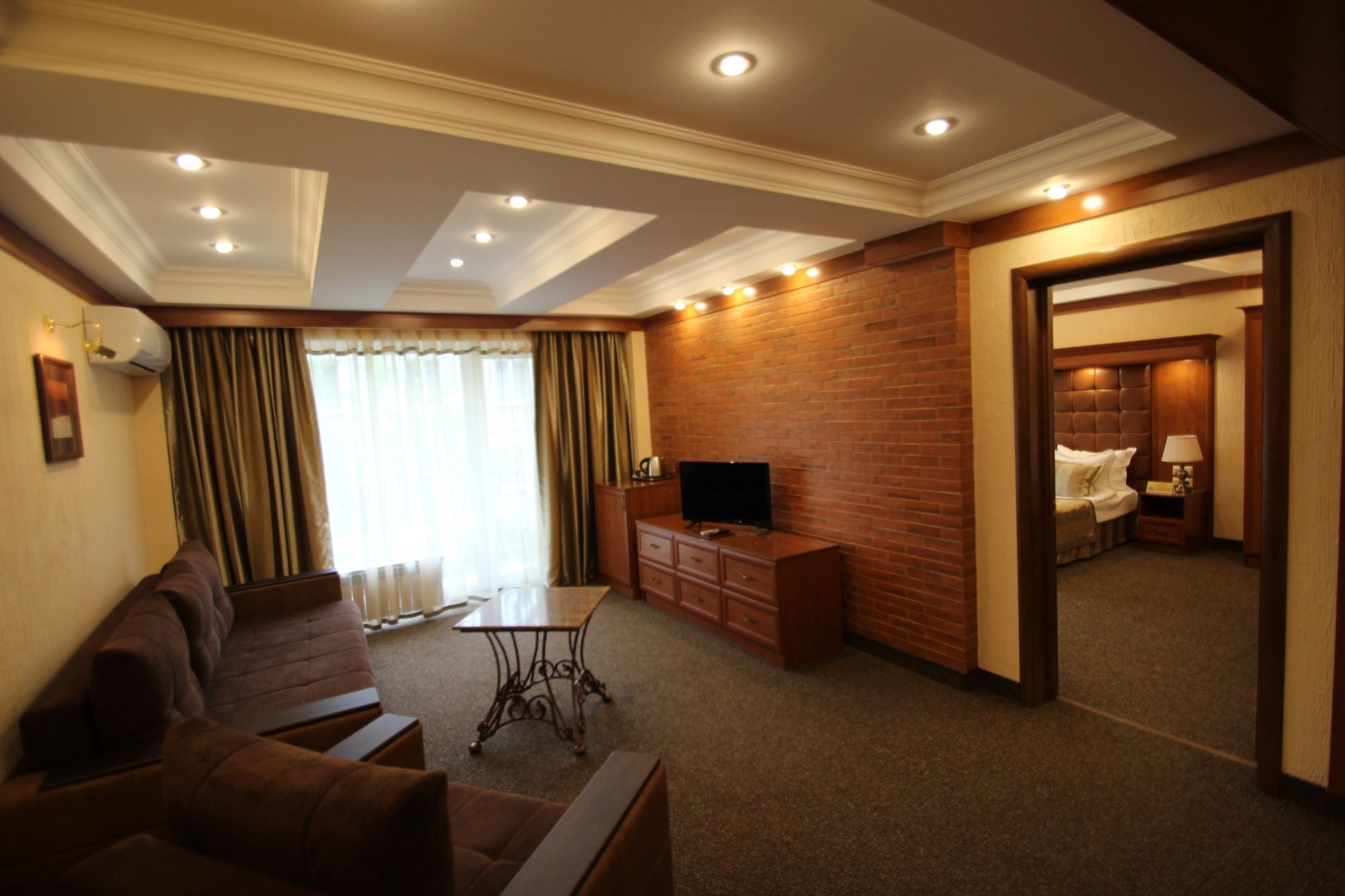 Hotel Uyut Almaty Exterior photo