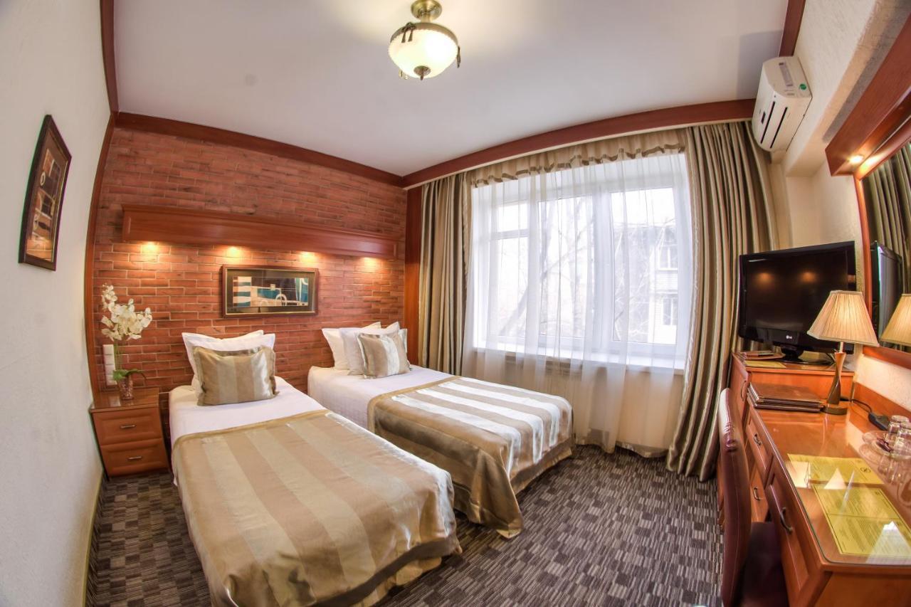 Hotel Uyut Almaty Exterior photo